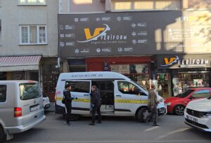 İSTANBUL (AA) – Küçükçekmece'de, maskeli 2 kişinin silahla ateş açması