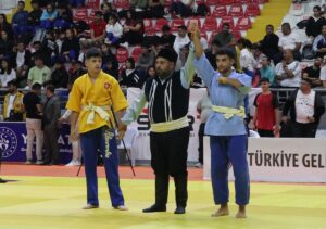 YOZGAT (AA) – Türkiye Geleneksel Güreşler Federasyonu tarafından düzenlenen Kuşak
