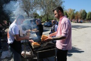KÜTAHYA (AA) – Kütahya'da bir araya gelen gençler, sosyal medya