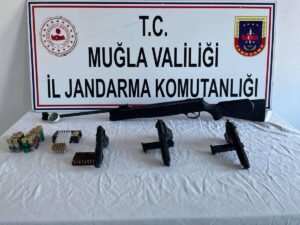 MUĞLA (AA) – Muğla'da ruhsatsız tabanca ve uyuşturucu satıcılarına yönelik