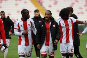 - Net Global Sivasspor: 3 - Atakaş Hatayspor: 2