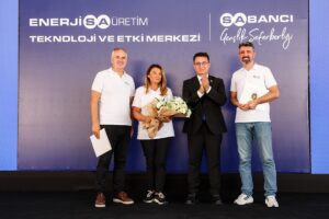 İZMİR (AA) – Sabancı Holding Üst Yöneticisi (CEO) Cenk Alper,