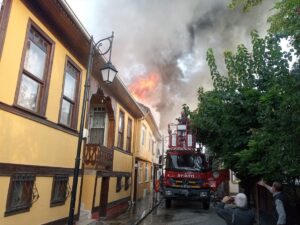 SAKARYA (AA) – Sakarya'nın Geyve ilçesinde bir evde çıkan ardından