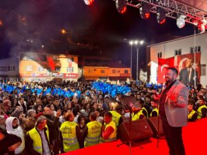 ADANA (AA) – Şarkıcı Hüseyin Kağıt, 29 Ekim Cumhuriyet Bayramı