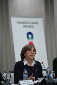 ANKARA (AA) – İç Hastalıkları ve Tıbbi Onkoloji Uzmanı Prof.