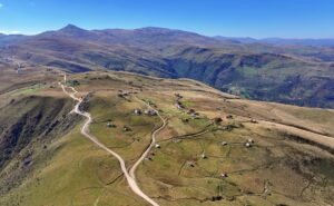 - Dede Korkut Hikayeleri ve Evliya Çelebi'nin Seyahatnamesi'ne konu olan