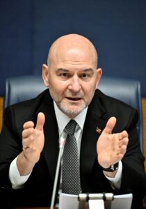 - "Türk ve Müslüman dünyasının birlik içerisinde olması 21. asrın