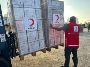 ANKARA (AA) – Türk Kızılay, Lübnan'dan gemi yoluyla tahliye edilen