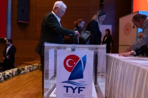 ANKARA (AA) – Türkiye Yelken Federasyonu başkanlığına yeniden Özlem Akdurak