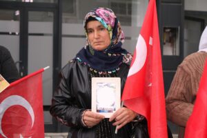 VAN (AA) – Van'da çocukları dağa kaçırılan aileler, Halkların Eşitlik