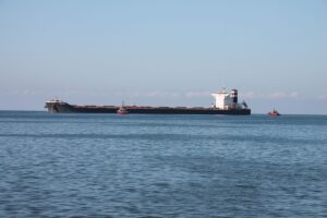 ​​​ZONGULDAK (AA) – Zonguldak'ın Karadeniz Ereğli ilçesinde karaya oturan kargo