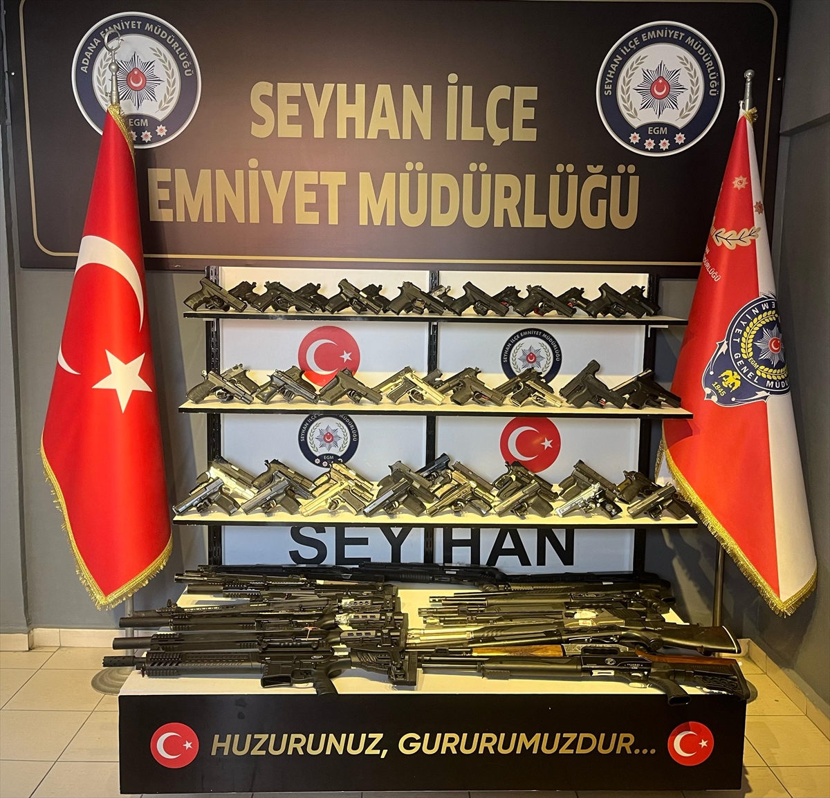 Adana'da operasyon ve denetimlerde 73 ruhsatsız silah ele geçirildi