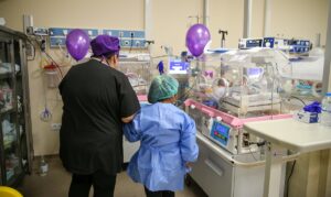 - Tüp bebek tedavisinin ardından 56 yaşındayken anne olan Gafure