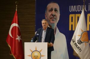 RİZE (AA) – AK Parti Genel Başkan Yardımcısı Hayati Yazıcı,