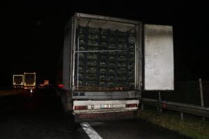 KOCAELİ (AA) – Anadolu Otoyolu'nun Kocaeli geçişinde muz yüklü tırda