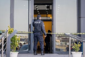 ANKARA (AA) – Ankara'nın Yenimahalle ilçesinde çıkan silahlı kavgada 1