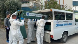 ANTALYA (AA) – Antalya'nın Muratpaşa ilçesindeki bir apartman dairesinde İran