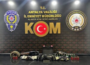 ANTALYA (AA) – Antalya'nın Alanya ilçesinde silah kaçakçılığı operasyonunda gözaltına