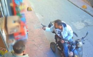 İSTANBUL (AA) – MUSTAFA MERT KARACA – Beyoğlu'nda, alışveriş için