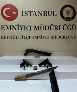 İSTANBUL (AA) – Beyoğlu'nda bir kişinin silahla yaralandığı kavgaya ilişkin