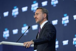 İSTANBUL (AA) – Cumhurbaşkanlığı İletişim Başkanı Fahrettin Altun, bugün herkesin