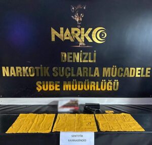 DENİZLİ (AA) – Denizli'de otomobilindeki uydu alıcısına gizlenmiş uyuşturucu ele