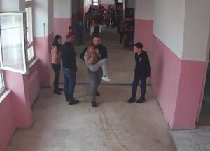 DİYARBAKIR (AA) – Diyarbakır'ın Silvan ilçesinde nefes borusuna şeker kaçan