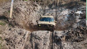 DÜZCE (AA) – Düzce Safari Off-Road Kulübü (DÜSOF) tarafından düzenlenen