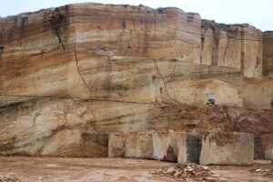 KARABÜK (AA) – Anıtkabir'in yapımında kaplama taşı olarak da kullanılan