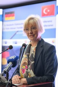 - Almanya'nın Ankara Büyükelçisi Sibylle Katharina Sorg, 6 Şubat sonrası