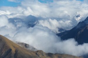 - 2 bin 800 rakımlı Mergabütan Kayak Merkezi'nde kar kalınlığı