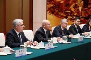 PEKİN (AA) – Hazine ve Maliye Bakanı Mehmet Şimşek, Çin