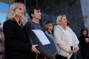 İZMİR (AA) – İtalya'da eğitim hakkı kazanmalarına rağmen vize alamayan