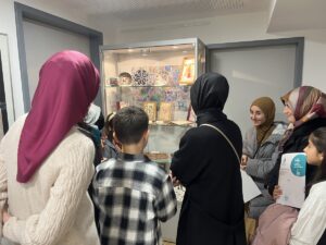 KÖLN (AA) – Almanya'nın Köln kentinde ebru sanatı eserlerinin ağırlıklı