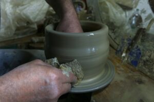 YAKOVA (AA) – AGİM SULAJ – Kosova'nın güneybatısındaki Yakova'da çömlekçilik