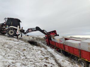 MERSİN (AA) – Mersin'in Erdemli ilçesinde kar nedeniyle yayla yolunda