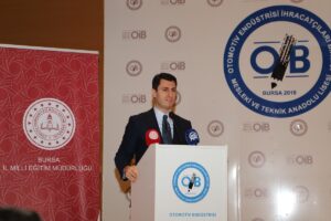 - "Bu insan kaynağı konusunu sadece 'ara elemanı' olarak adlandırmamak