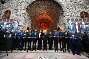 - "Şehrimizde sanayinin çarklarının daha hızlı dönmesi için 22 yılda