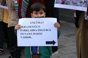 SİİRT (AA) – Siirt'te öğrenciler, 20 Kasım Dünya Çocuk Hakları