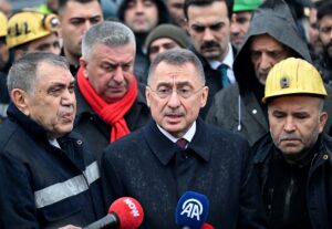 - "Olayı siyasileştirmeden, farklı boyutlara taşınmasına izin vermeden çalışanlarımızın haklarını