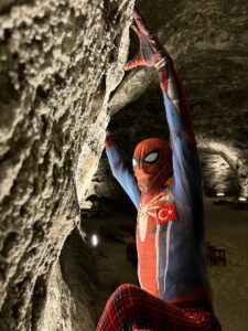 ÇANKIRI (AA) – "Örümcek Adam" kostümüyle Türkiye'yi gezme hayaliyle memleketi