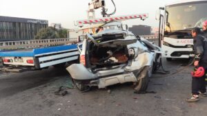 YALOVA (AA) – Yalova'nın Çiftlikköy ilçesinde 5 aracın karıştığı trafik