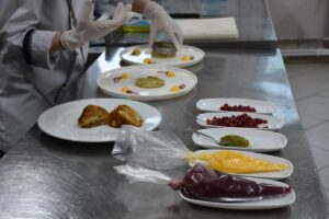 TRABZON (AA) – DUYGU AVUNDUK – Trabzon'da aşçılık eğitimi alan