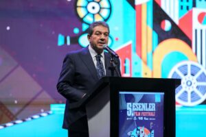 - Festivalin açılışında "Onur Ödülleri" oyuncu Müge Akyamaç ile Mazlum