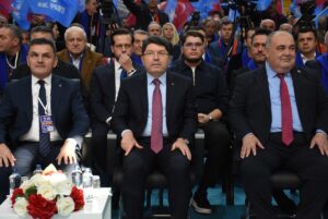  - "Türkiye'nin Suriye'de ne işi var vizyonsuzluğuyla Suriyelilerin Türkiye'de