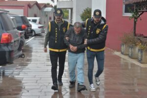 ADANA (AA) – Adana'da döviz bürosunu soyup, iş yeri sahibini