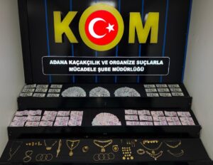 ADANA (AA) – Adana'da kendisini doktor olarak tanıtıp hasta muayene