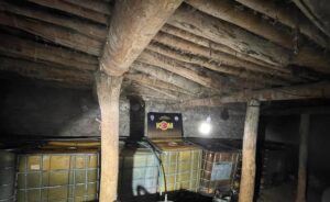 AĞRI (AA) – Ağrı'nın Doğubayazıt ilçesinde, baraka tarzı bir yapıda