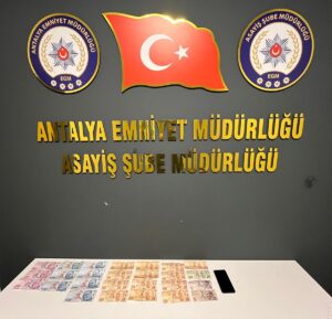 ANTALYA (AA) – Antalya'da telefonda kendisini polis olarak tanıttığı kişiden