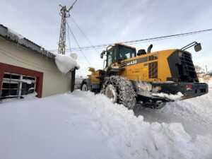 ARDAHAN (AA) – Ardahan'da olumsuz hava koşulları nedeniyle ulaşımda aksama